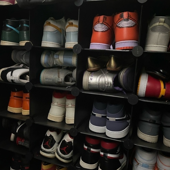 MYSTERY BOX OF 3 SNEAKERS - Nike, Adidas, Jordan & More ALL SIZES AVAILABLE - Picture 4 of 9